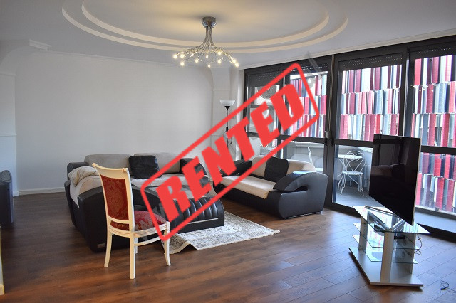 Apartament 3+1 me qira ne rrugen Faik Konica ne Tirane.
Banesa ndodhet ne katin e 6-te te nje palla